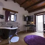 Ortigia Deluxe S.a.l. * Syracuse