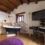 Ortigia Deluxe S.a.l. *