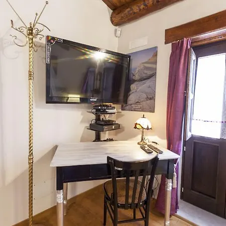 Ortigia Deluxe S.a.l. *