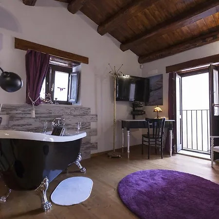 Ortigia Deluxe S.a.l. * Syracuse